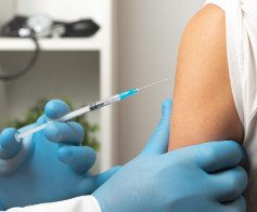 Pasiskiepijusiems nuo pneumokokinės infekcijos - mažesnė koronaviruso (COVID-19) komplikacijų rizika