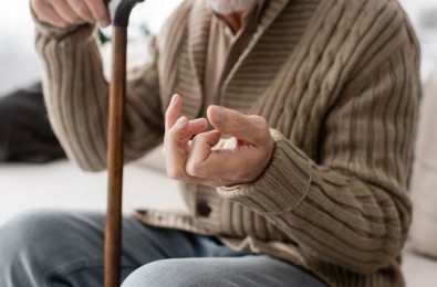 Parkinsono liga (parkinsonizmas): priežastys, simptomai, gydymas